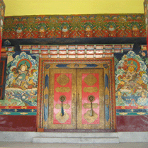 Двери гомпы одного из Бирских храмов